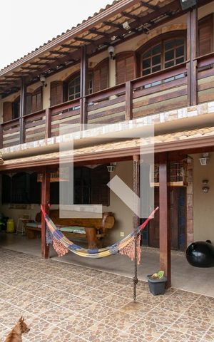 Casa à venda com 463m², 4 quartos e 10 vagas Casa à venda com 463m², 4 quartos e 10 vagasVaranda