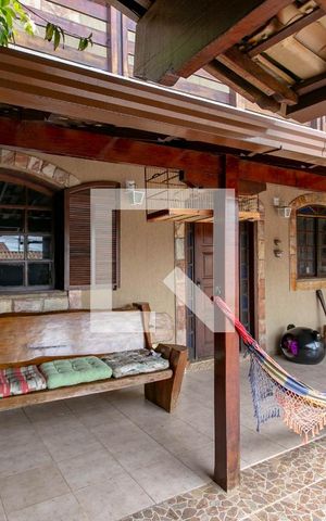 Casa à venda com 463m², 4 quartos e 10 vagas Casa à venda com 463m², 4 quartos e 10 vagasVaranda