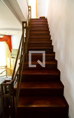 Apartamento à venda com 201m², 2 quartos e 3 vagasEscada