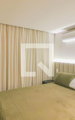 Apartamento à venda com 256m², 3 quartos e 3 vagas Apartamento à venda com 256m², 3 quartos e 3 vagasSuite 2