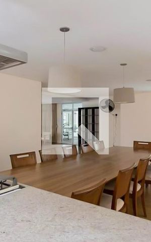 Apartamento à venda com 256m², 3 quartos e 3 vagas Apartamento à venda com 256m², 3 quartos e 3 vagasÁrea comum - Salão de festas