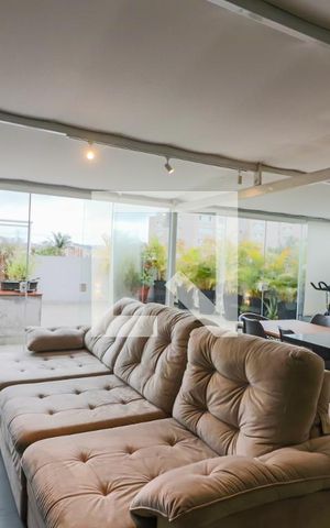 Apartamento à venda com 256m², 3 quartos e 3 vagas Apartamento à venda com 256m², 3 quartos e 3 vagasCobertura - Churrasqueira / Piscina