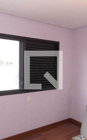 Casa à venda com 250m², 4 quartos e 6 vagas Casa à venda com 250m², 4 quartos e 6 vagasQuarto 2