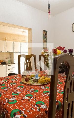 Casa à venda com 180m², 4 quartos e 2 vagas Casa à venda com 180m², 4 quartos e 2 vagasCozinha