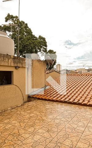 Casa à venda com 180m², 4 quartos e 2 vagas Casa à venda com 180m², 4 quartos e 2 vagasÁrea de Serviço