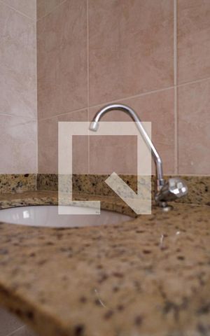 Apartamento para alugar com 75m², 2 quartos e 2 vagas Apartamento para alugar com 75m², 2 quartos e 2 vagasBanheiro da Suíte