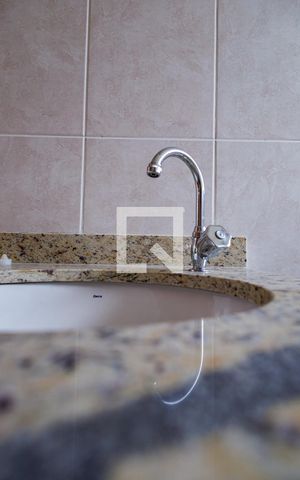 Apartamento para alugar com 75m², 2 quartos e 2 vagas Apartamento para alugar com 75m², 2 quartos e 2 vagasBanheiro do Corredor