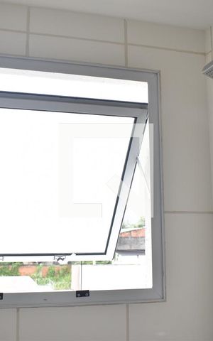 Apartamento para alugar com 43m², 2 quartos e sem vagaDetalhe do banheiro