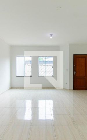 Casa à venda com 110m², 3 quartos e 2 vagas Casa à venda com 110m², 3 quartos e 2 vagasSala