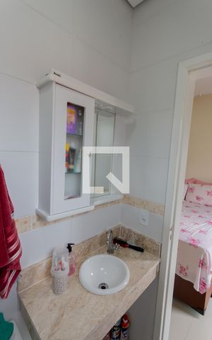 Apartamento à venda com 100m², 2 quartos e 1 vaga Apartamento à venda com 100m², 2 quartos e 1 vagaBanheiro da Suíte