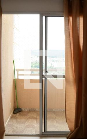 Apartamento para alugar com 62m², 2 quartos e 1 vagaSacada