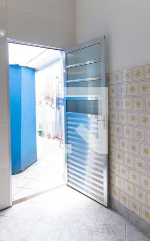 Casa para alugar com 36m², 1 quarto e sem vaga Casa para alugar com 36m², 1 quarto e sem vagaEntrada