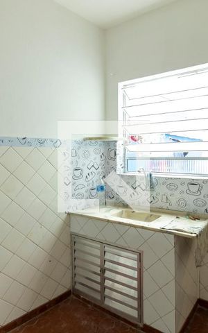 Casa para alugar com 36m², 1 quarto e sem vaga Casa para alugar com 36m², 1 quarto e sem vagaCozinha