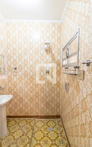 Casa para alugar com 36m², 1 quarto e sem vaga Casa para alugar com 36m², 1 quarto e sem vagaBanheiro