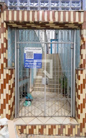 Casa para alugar com 36m², 1 quarto e sem vaga Casa para alugar com 36m², 1 quarto e sem vagaFachada