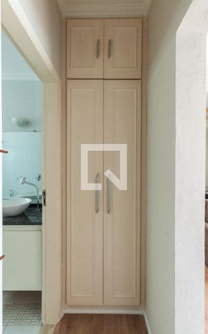 Apartamento à venda com 70m², 2 quartos e 1 vagaCorredor - roupeiro
