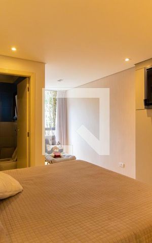 Casa à venda com 150m², 4 quartos e 8 vagas Casa à venda com 150m², 4 quartos e 8 vagasSuíte