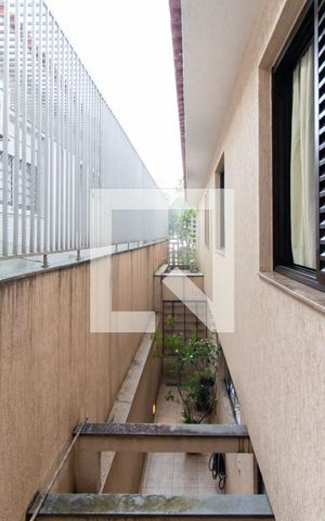 Casa à venda com 150m², 4 quartos e 8 vagas Casa à venda com 150m², 4 quartos e 8 vagasVista do Quarto 03