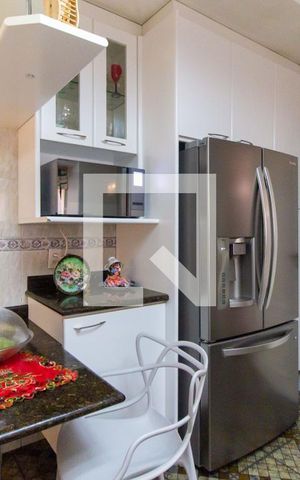 Casa à venda com 150m², 4 quartos e 8 vagas Casa à venda com 150m², 4 quartos e 8 vagasCozinha