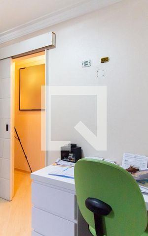 Casa à venda com 150m², 4 quartos e 8 vagas Casa à venda com 150m², 4 quartos e 8 vagasQuarto 02
