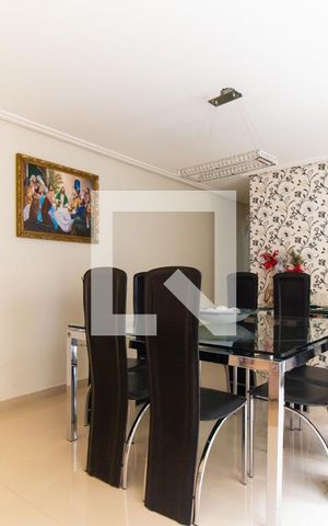 Casa à venda com 150m², 4 quartos e 8 vagas Casa à venda com 150m², 4 quartos e 8 vagasSala de Jantar