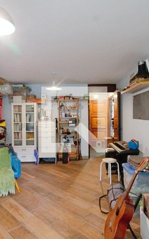Casa à venda com 330m², 3 quartos e 3 vagasEscritório