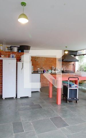 Casa à venda com 330m², 3 quartos e 3 vagasChurrasqueira