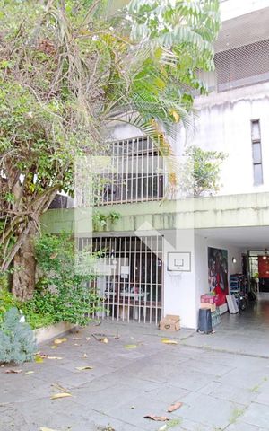 Casa à venda com 330m², 3 quartos e 3 vagasGaragem