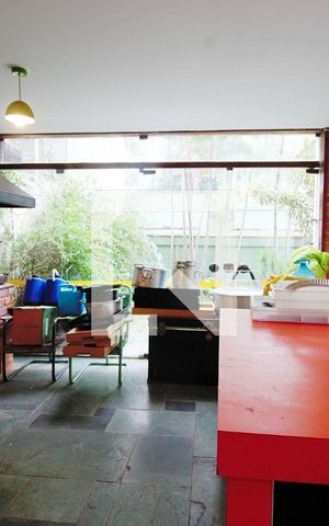 Casa à venda com 330m², 3 quartos e 3 vagasChurrasqueira