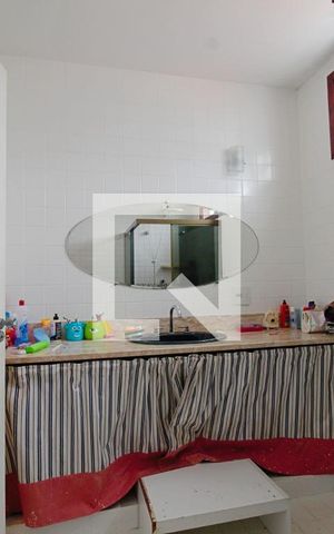Casa à venda com 330m², 3 quartos e 3 vagasBanheiro Social 