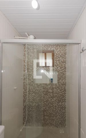 Casa à venda com 140m², 3 quartos e sem vaga Casa à venda com 140m², 3 quartos e sem vagaBanheiro