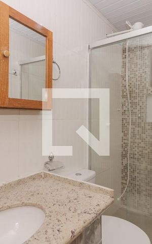 Casa à venda com 140m², 3 quartos e sem vaga Casa à venda com 140m², 3 quartos e sem vagaBanheiro
