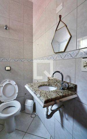 Casa à venda com 225m², 4 quartos e 4 vagasBanheiro da Suíte 1