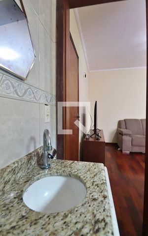Casa à venda com 225m², 4 quartos e 4 vagasBanheiro da Suíte 1