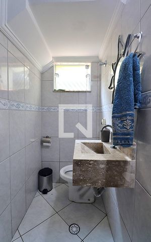 Casa à venda com 225m², 4 quartos e 4 vagasBanheiro