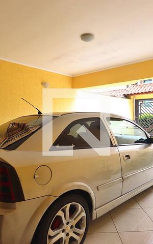 Casa à venda com 225m², 4 quartos e 4 vagasGaragem