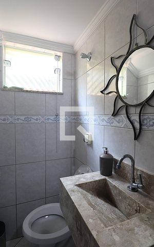 Casa à venda com 225m², 4 quartos e 4 vagasBanheiro