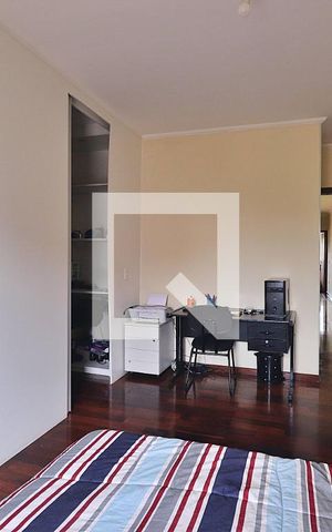 Casa à venda com 225m², 4 quartos e 4 vagasSuíte 2