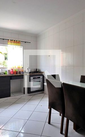 Casa à venda com 225m², 4 quartos e 4 vagasCozinha