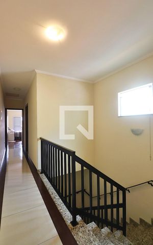 Casa à venda com 225m², 4 quartos e 4 vagasCorredor
