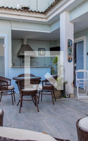 Casa de condomínio à venda com 350m², 3 quartos e 1 vaga Casa de condomínio à venda com 350m², 3 quartos e 1 vagaVaranda - Churrasqueira