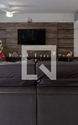 Casa de condomínio à venda com 350m², 3 quartos e 1 vaga Casa de condomínio à venda com 350m², 3 quartos e 1 vagaSala