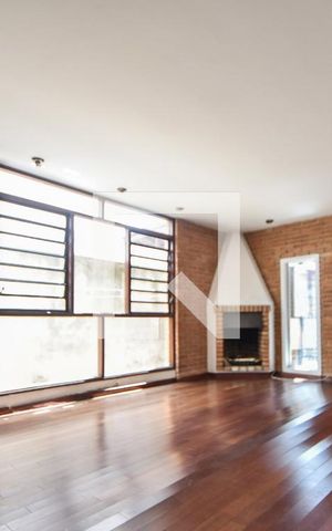 Casa para alugar com 150m², 3 quartos e 2 vagasSala 