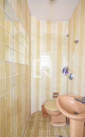 Casa para alugar com 150m², 3 quartos e 2 vagasBanheiro 02