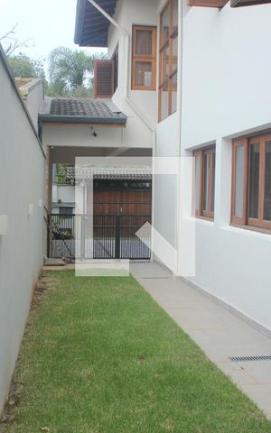 Casa à venda com 350m², 4 quartos e 4 vagasQuintal
