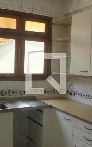 Casa à venda com 350m², 4 quartos e 4 vagasCozinha