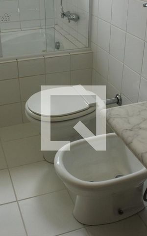 Casa à venda com 350m², 4 quartos e 4 vagasBanheiro 2