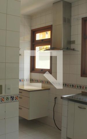 Casa à venda com 350m², 4 quartos e 4 vagasCozinha