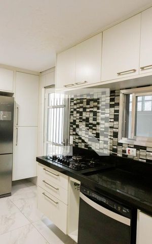 Casa à venda com 212m², 3 quartos e 2 vagas Casa à venda com 212m², 3 quartos e 2 vagasCozinha