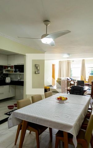 Casa à venda com 212m², 3 quartos e 2 vagas Casa à venda com 212m², 3 quartos e 2 vagasSala